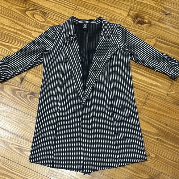 bobeau Jackets & Blazers - Bobeau Women’s Size Medium Black and White 3/4 Sleeve Blazer